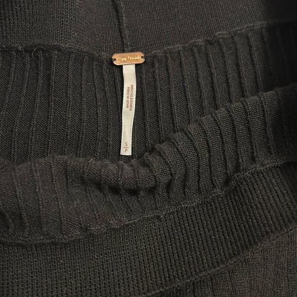 Free People Dresses & Skirts - FREE PEOPLE KNIT SKIRT